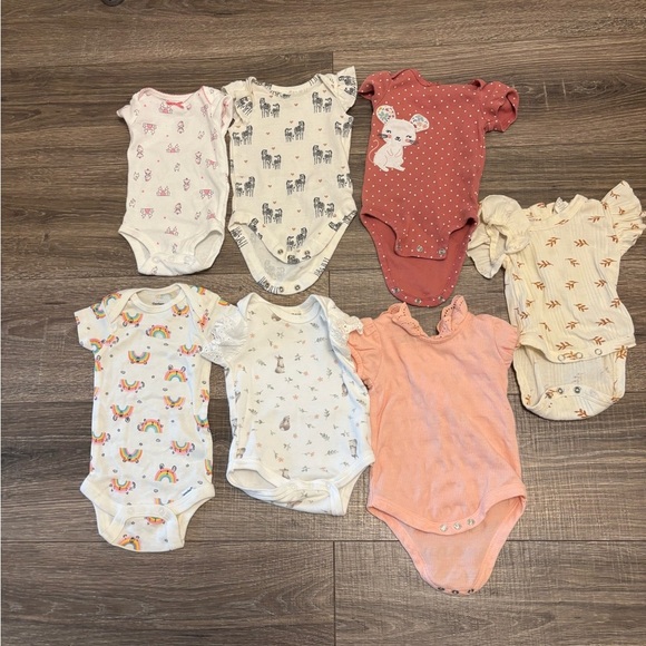 Baby Girl One Piece Assorted Lot Of 7 Size 0-3 Month Bundle - Picture 1 of 2